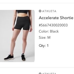 Athleta Accelerate 3in Shortie